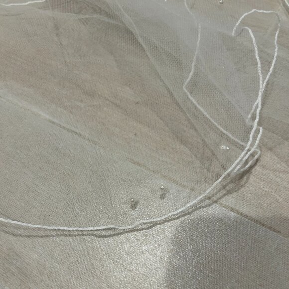 David's Bridal Wedding Bridal White Beaded Veil - Picture 10 of 15